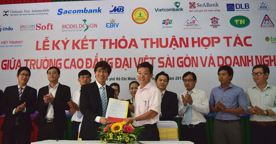 Trường Cao đẳng Đại Việt Sài Gòn và Doanh nghiệp vui mừng với thỏa thuận hợp tác ký kết với nhau