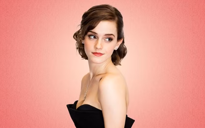 10. Emma Watson:Tên tuổi của nữ diễn viên người Anh không còn quá xa lạ đối với những người yêu phim trên khắp thế giới sau tác phẩmHarry Potter. Những năm gần đây, Emma tích cực hoạt động xã hội, nỗ lực bảo vệ quyền của phụ nữ. Dù không thường xuyên “khoe” cơ thể, tài năng và nhan sắc của 9X vẫn giúp cô thu hút 15,4 triệu fan trên Instagram.Ảnh:Reddit. 15 co gai quyen ru nhat the gioi nam 2016 hinh anh 6