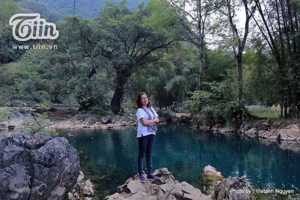 Chớm lạnh, lên Cao Bằng ngắm sắc xanh của nước