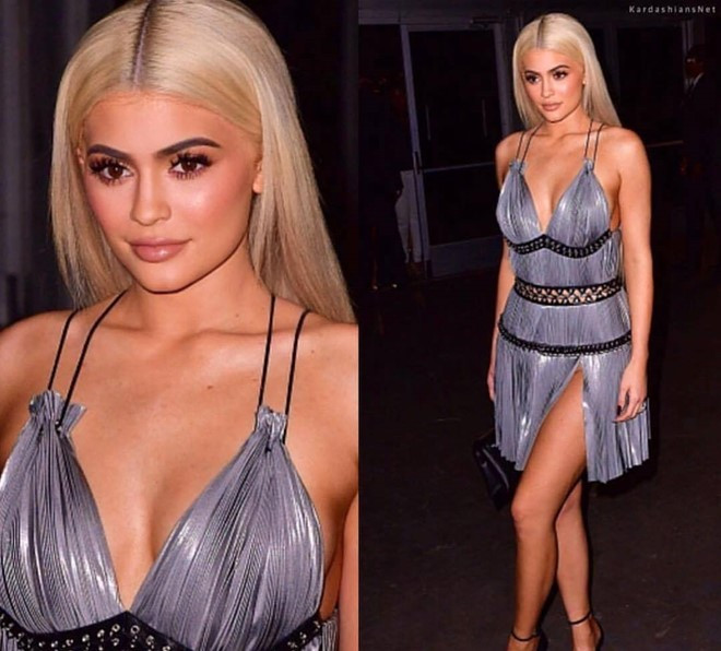 13.Kylie Jenner:Ngôi sao 19 tuổi của truyền hình thực tế Mỹ sở hữu hãng thời trang và thương hiệu mỹ phẩm riêng. Cô liên tiếp lọt vào danh sách 25 bạn trẻ có tầm ảnh hưởng nhất cộng đồng mạng trong năm 2014, 2015. Hiện nay, Kylie là một trong 10 nhân vật sở hữu lượng fan đông đảo nhất trên Instagram (76,4 triệu).Ảnh:Instagram NV. 15 co gai quyen ru nhat the gioi nam 2016 hinh anh 3