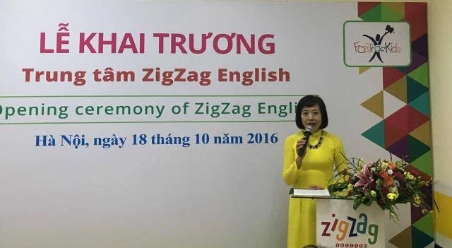 Bà Hoàng Mỹ Anh - Giám đốc Trung tâm chia sẻ tại buổi khai trương.