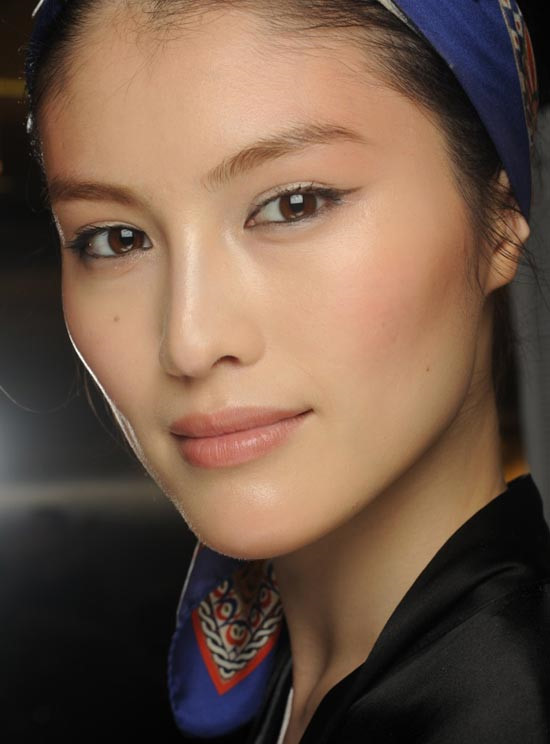 Chọn dáng lông mày phù hợp với khuôn mặt, vừa phát tài lại vừa đổi vận ảnh 10 330