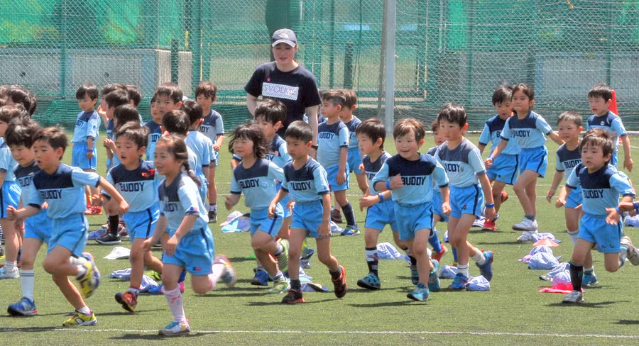 Phụ huynh Nhật chuộng mẫu giáo “khổ luyện”