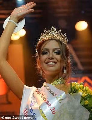 Cận cảnh nhan sắc cựu hoa hậu Nga vừa trở thành vợ của Vua Malaysia ảnh 4 Ngắm cựu hoa hậu trở thành vợ của Vua Malaysia