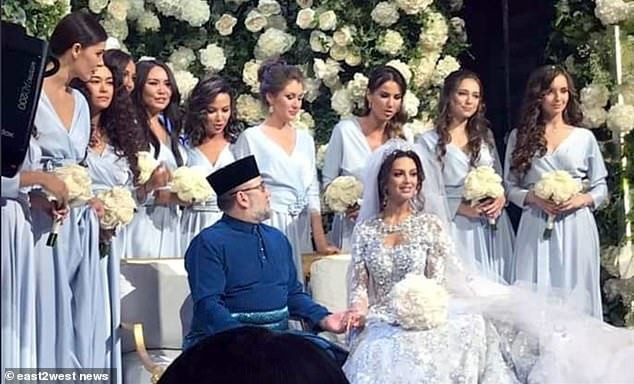 Cận cảnh nhan sắc cựu hoa hậu Nga vừa trở thành vợ của Vua Malaysia ảnh 1 Ngắm cựu hoa hậu trở thành vợ của Vua Malaysia