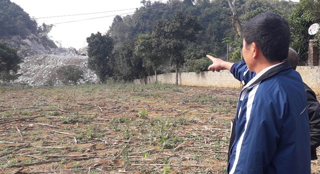 Ông Hà Văn Hồng, Nhóm trưởng nhóm Liên gia tự quản bản Giảng Lắc, phường Quyết Thắng, TP Sơn La bức xúc khi dự án đã triển khai mới lấy ý kiến nhân dân Ông Hà Văn Hồng, Nhóm trưởng nhóm Liên gia tự quản bản Giảng Lắc, phường Quyết Thắng, TP Sơn La bức xúc khi dự án đã triển khai mới lấy ý kiến nhân dân