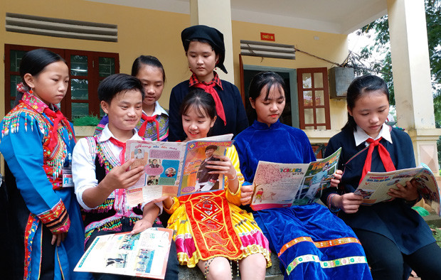 Học sinh Trường Phổ thông dân tộc bán trú, THCS Chiến Phố (huyện Hoàng Su Phì, tỉnh Hà Giang). Học sinh Trường Phổ thông dân tộc bán trú, THCS Chiến Phố (huyện Hoàng Su Phì, tỉnh Hà Giang).