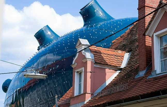 Những tòa nhà kỳ dị ngỡ chỉ có trong phim viễn tưởng