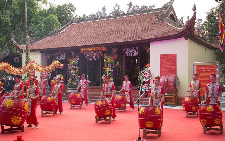 Màn múa trống lại Lễ hội Thành Bản Phủ. Màn múa trống lại Lễ hội Thành Bản Phủ.