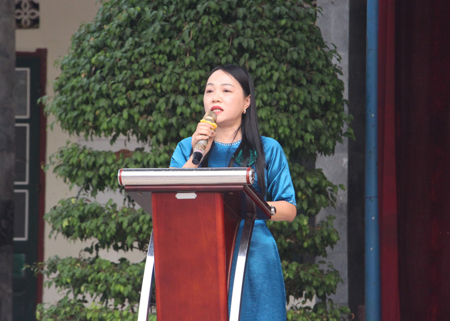 Cô Nguyễn Thị Hồng Miên chia sẻ những kiến thức tìm hiểu về Đại tướng Võ Nguyễn Giáp. Cô Nguyễn Thị Hồng Miên chia sẻ những kiến thức tìm hiểu về Đại tướng Võ Nguyễn Giáp.