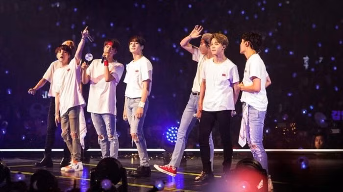 4 điều đáng học hỏi từ nhóm nhạc BTS ảnh 4 Giờ đây, BTS đã thành công nhờ những nỗ lực của mình.