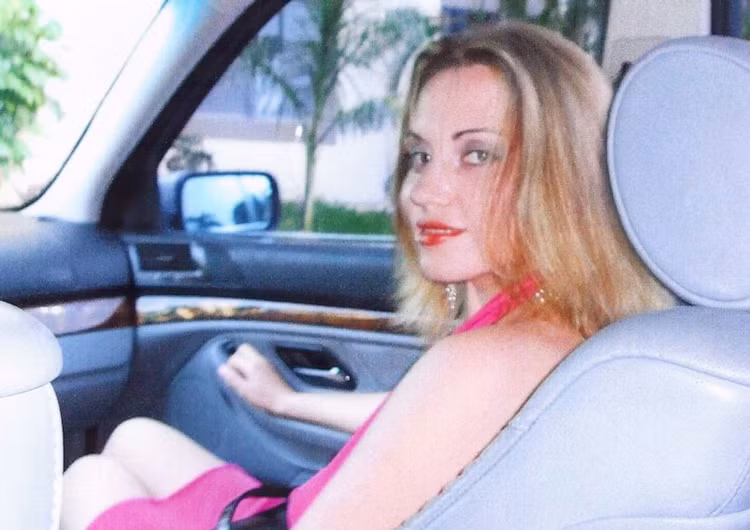 Inna Budnytska - nạn nhân bị đánh đập và bỏ trên thảm cỏ chờ chết. Ảnh: Inna Budnytska.