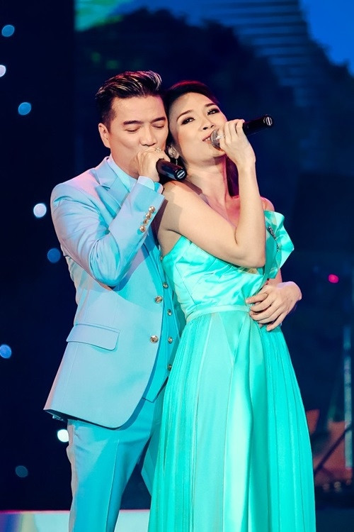Đàm Vĩnh Hưng bất ngờ tiết lộ từng làm đám cưới, bật mí lý do Mỹ Tâm không lấy chồng ảnh 1 vi-ly-do-soc-my-tam-se-huy-dam-cuoi-hinh-anh-16285-987