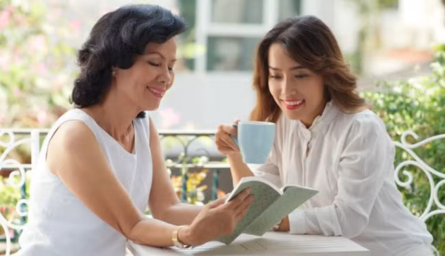 Ra mắt nhà bạn trai, em bị mẹ anh vứt cho 10 triệu phí đi lại” rồi đuổi về nhưng em rút điện thoại cho bác xem một bức ảnh khiến cả nhà lập tức mở tiệc chiêu đãi-2