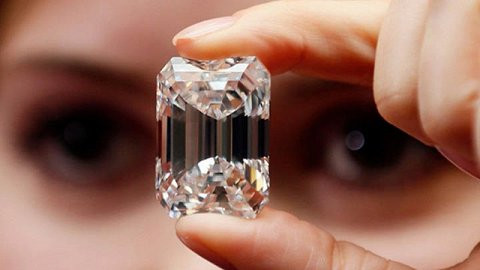 Viên kim cương trị giá 2 triệu USD bị đánh cắp giữa triển lãm