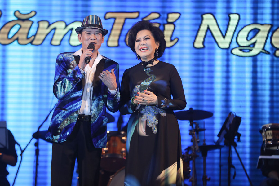 Tuấn Vũ và Giao Linh với nhạc phẩm quen thuộc: Sầu tím thiệp hồng