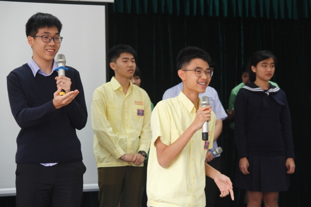 Các em HS tiêu biểu của Đài Loan nhiệt tình ca hát trong các buổi giao lưu