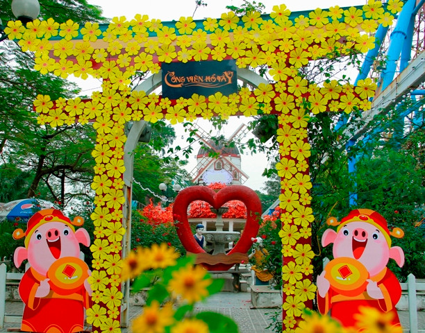 Sắc Xuân rực rỡ chào đón du khách