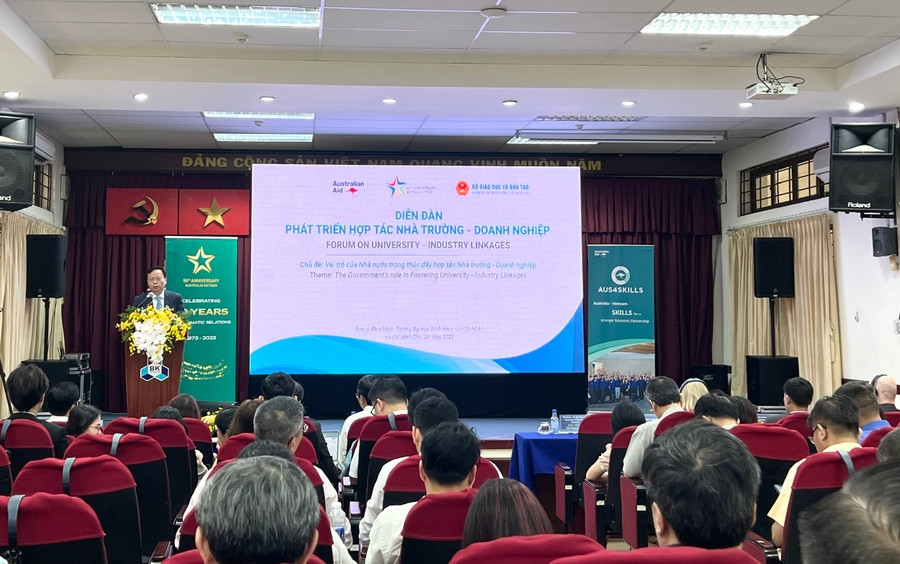 Quang cảnh diễn đàn phát triển hợp tác nhà trường - doanh nghiệp.