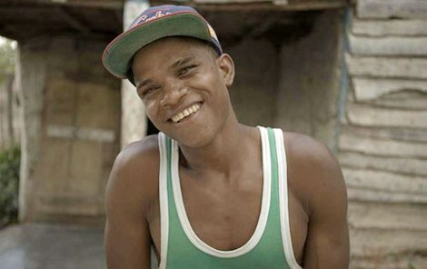 Ở nơi bé gái khi đến tuổi dậy thì bị biến thành...con trai ảnh 1