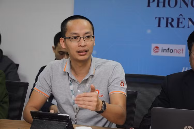 Ông Ngô Tuấn Anh trong một tọa đàm về phòng chống tội phạm trên mạng Internet