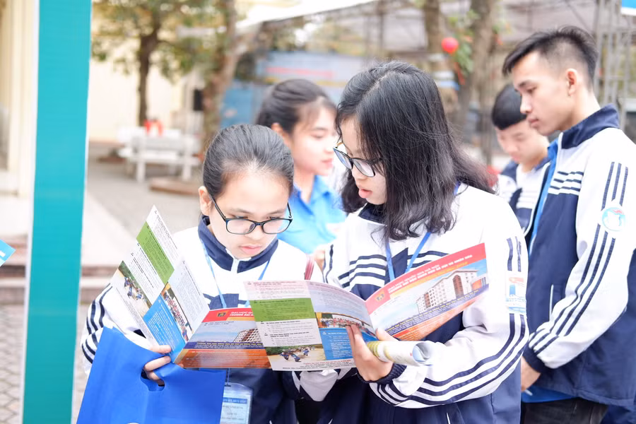 HS lớp 12 tìm hiểu các thông tin trước Kỳ thi THPT quốc gia năm 2018