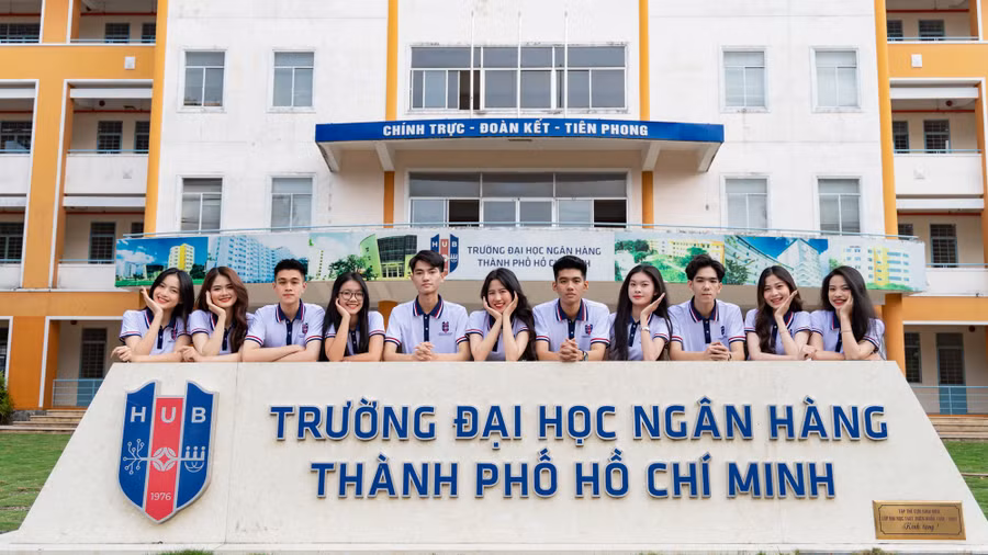 Sinh viên Trường ĐH Ngân hàng TPHCM