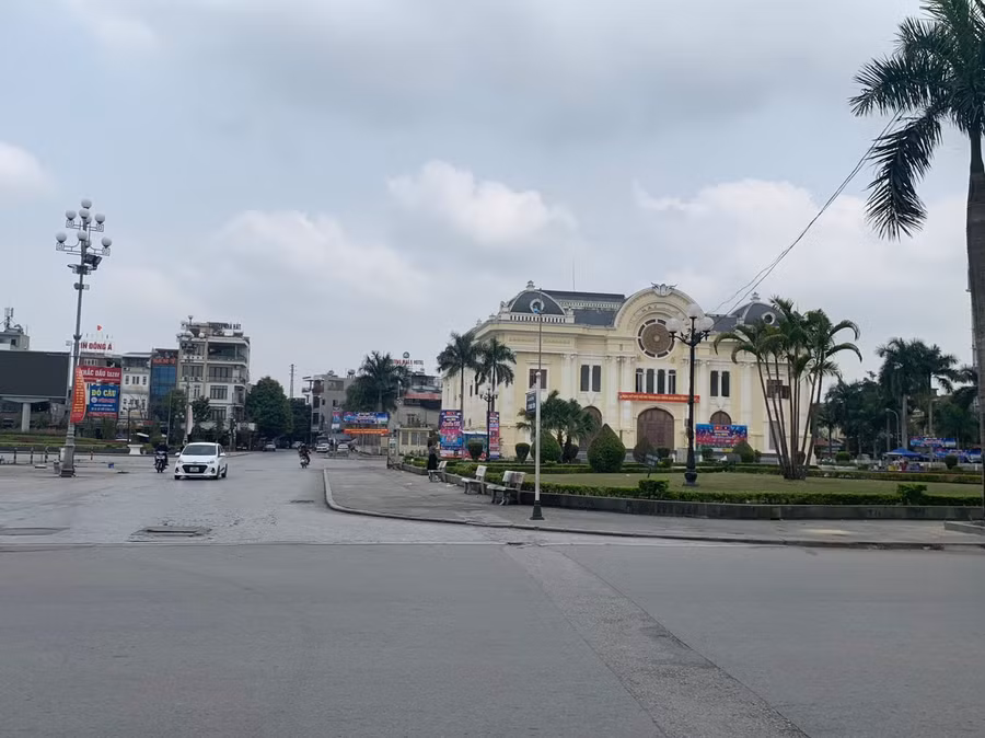 Không gian Quảng Trường Lam Sơn. (Ảnh: NT). Không gian Quảng Trường Lam Sơn. (Ảnh: NT).