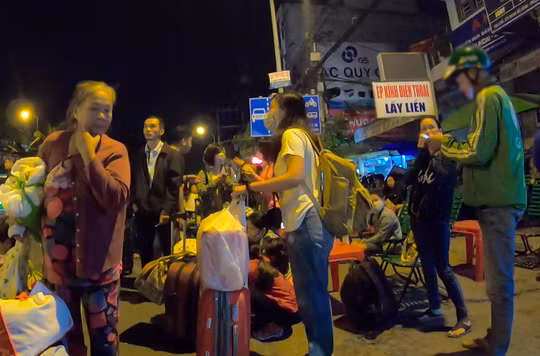  Grab đểu bủa vây Bến xe Miền Đông chặt chém hành khách sau Tết - Ảnh 5.