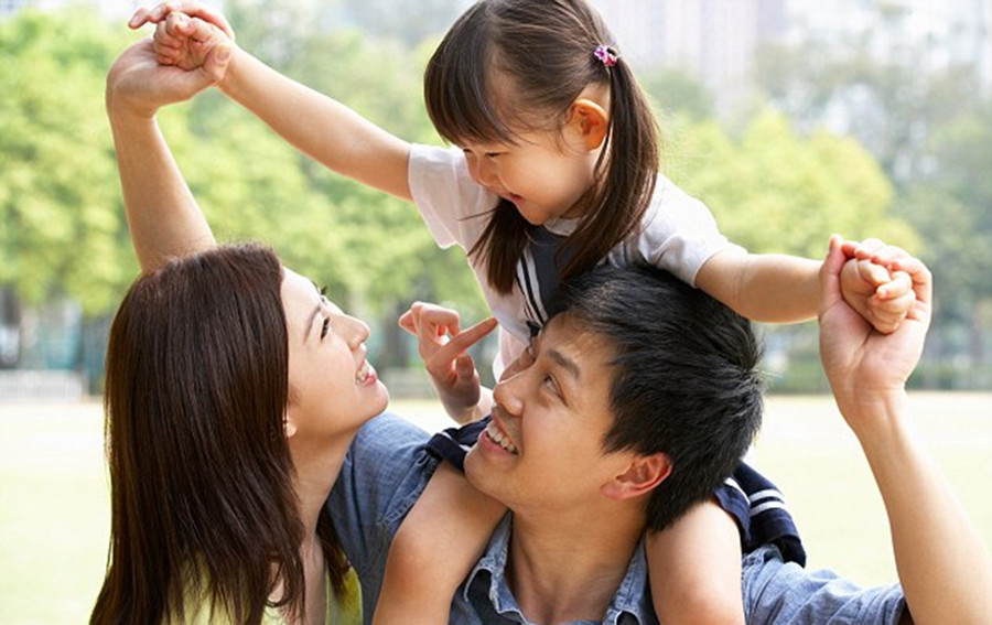 Cả nam giới và phụ nữ đều có thể trải nghiệm hạnh phúc eudaimonic tích cực khi họ trở thành cha mẹ. (Ảnh: ITN). Cả nam giới và phụ nữ đều có thể trải nghiệm hạnh phúc eudaimonic tích cực khi họ trở thành cha mẹ. (Ảnh: ITN).