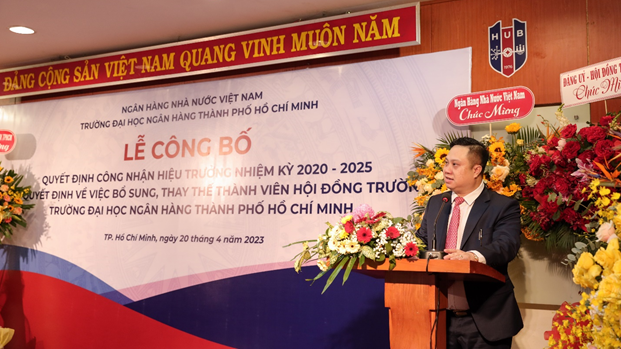 PGS.TS Nguyễn Đức Trung phát biểu nhận nhiệm vụ. PGS.TS Nguyễn Đức Trung phát biểu nhận nhiệm vụ.