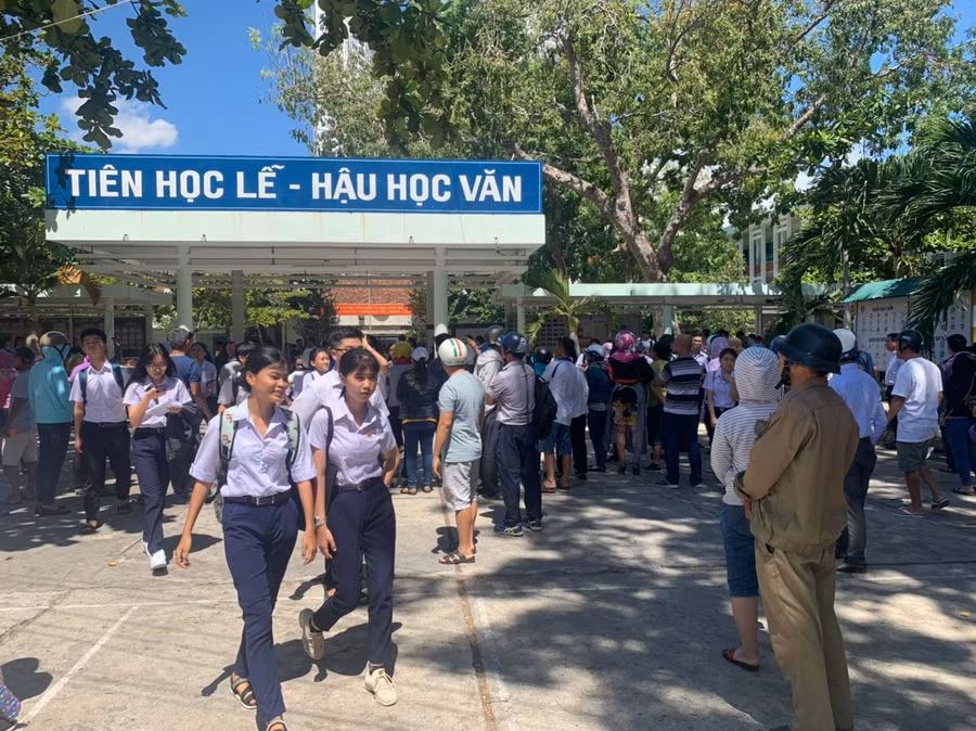 Thí sinh dự thi THPT đợt 1 tại Khánh Hòa.