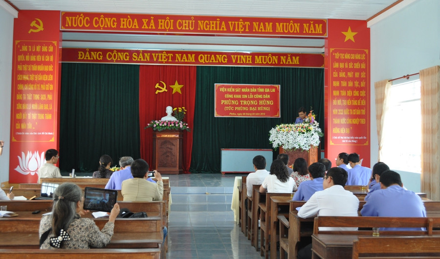 Đại diện VKSND tỉnh đọc lời xin lỗi