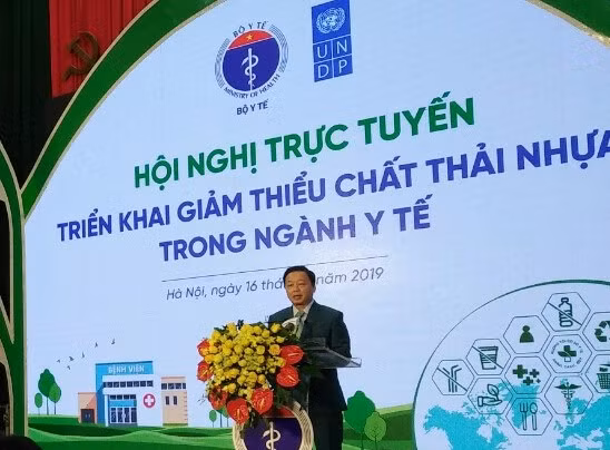 Bộ trưởng Bộ Tài Nguyên và Môi trường Trần Hồng Hà phát biểu tại hội nghị. Ảnh: Bình Thanh.