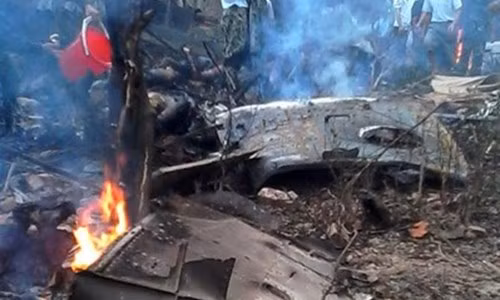 Hiện trường máy bay rơi.