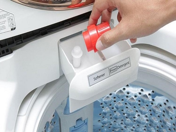 Quần áo cho máy giặt bị dinh vụn trắng – đây là mẹo cứu cánh hiệu quả nhất - Hình 3