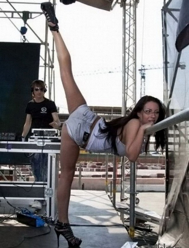 Chóng mặt xem chị em thể hiện tài năng xoạc hình ảnh 8 chong mat xem chi em the hien tai nang xoac hinh anh 8