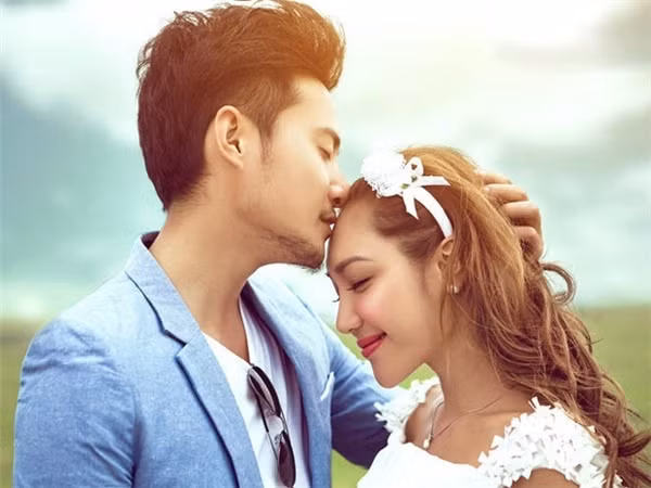 Quan tâm chồng theo 5 cách này, vợ được chồng yêu thương suốt kiếp