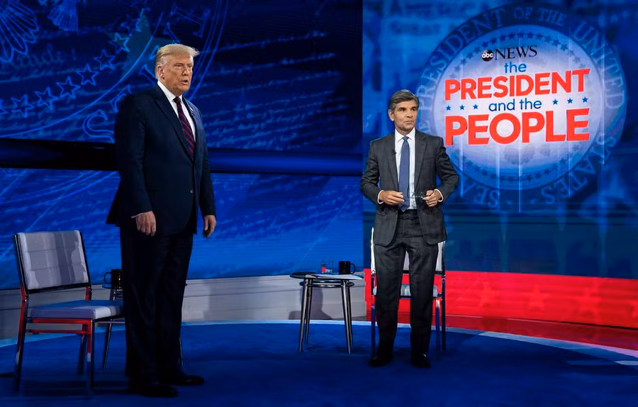 Tổng thống Mỹ Donald Trump tại chương trình truyền hình.