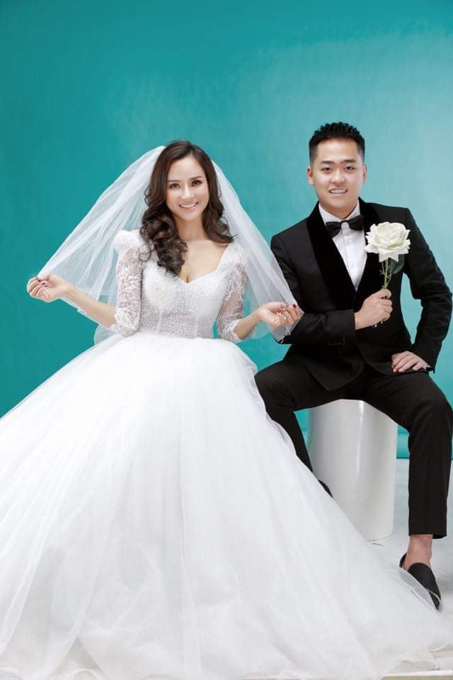 Chú rể 21 tuổi tại Lào Cai tiết lộ lý do quyết lấy bằng được cô dâu 31 tuổi ảnh 2 Cộng đồng mạng - Chú rể 21 tuổi tại Lào Cai tiết lộ lý do quyết lấy bằng được cô dâu 31 tuổi (Hình 2).