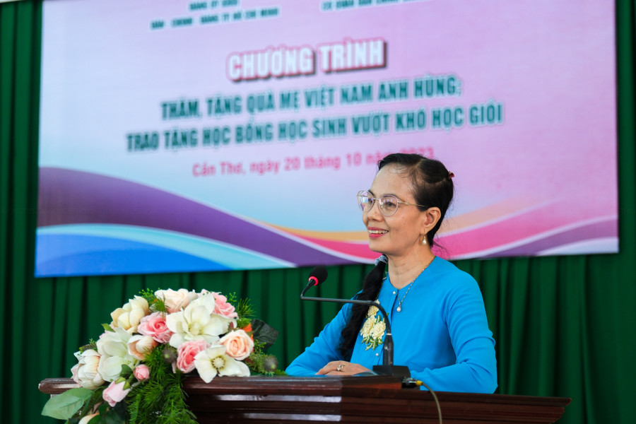 Bà Nguyễn Thị Kim Dung - Phó Bí thư Thường trực Đảng ủy Khối, phụ trách Đảng bộ Khối Dân - Chính - Đảng TP Hồ Chí Minh phát biểu tại chương trình. Bà Nguyễn Thị Kim Dung - Phó Bí thư Thường trực Đảng ủy Khối, phụ trách Đảng bộ Khối Dân - Chính - Đảng TP Hồ Chí Minh phát biểu tại chương trình.