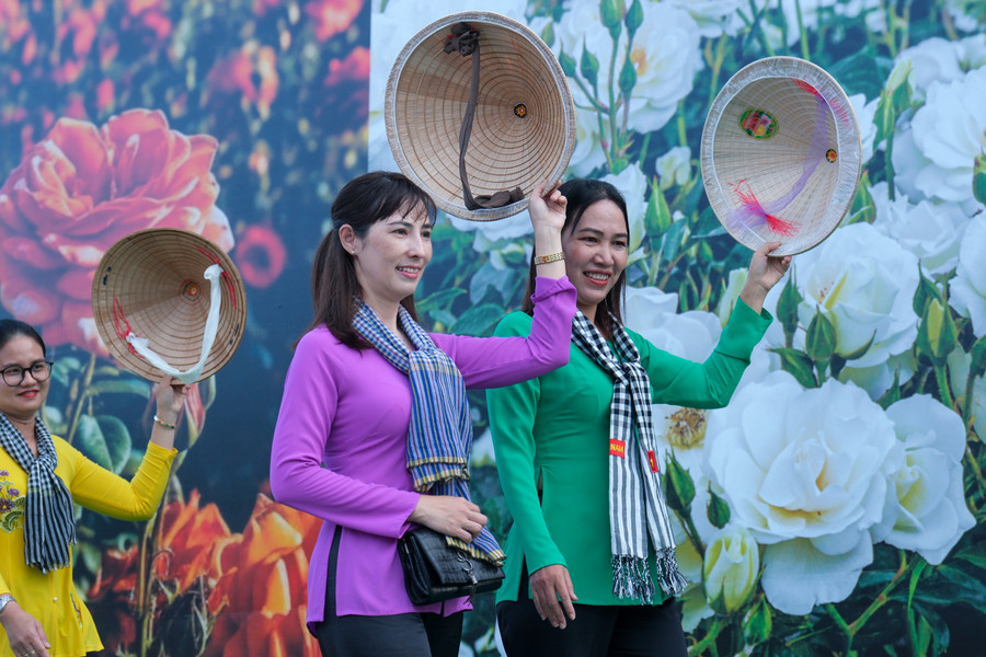 Hình ảnh diễu hành tại lễ hội. Hình ảnh diễu hành tại lễ hội.