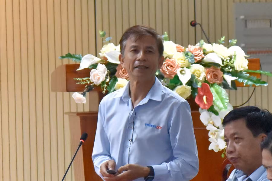 Ông Nguyễn Hữu Nguyên, Phó Giám đốc Trung tâm ứng khẩn cấp không gian mạng Việt Nam - Bộ Thông tin và Truyền thông chia sẻ tại Hội nghị.