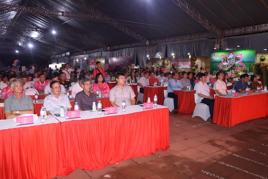 Quang cảnh buổi lễ.