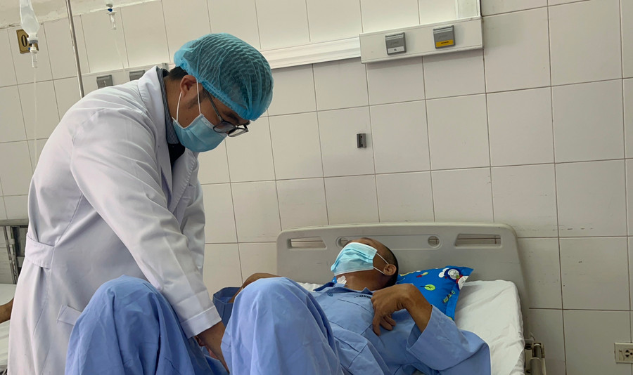Bệnh nhân phục hồi tốt, tiếp tục được theo dõi và điều trị tiếp tại bệnh viện