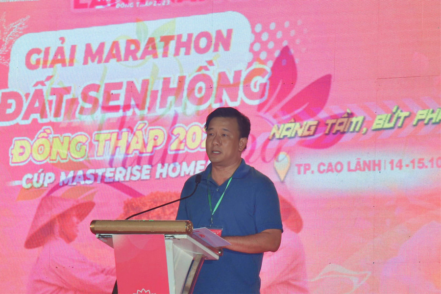 Ông Nguyễn Phước Thiện - Phó Chủ tịch UBND tỉnh Đồng Tháp, trưởng ban tổ chức giải phát biểu tại Lễ khai mạc.