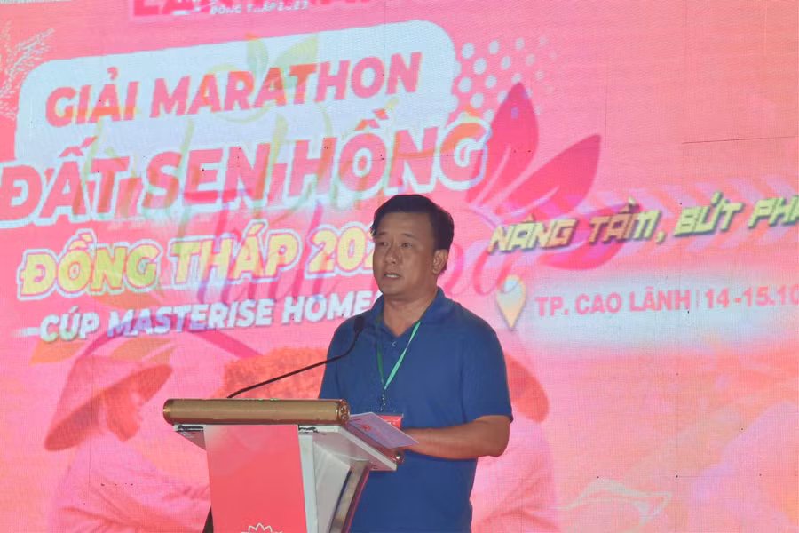 Ông Nguyễn Phước Thiện - Phó Chủ tịch UBND tỉnh Đồng Tháp, trưởng ban tổ chức giải phát biểu tại Lễ khai mạc.