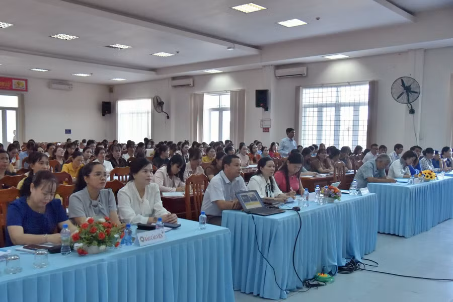 Quang cảnh hội nghị.