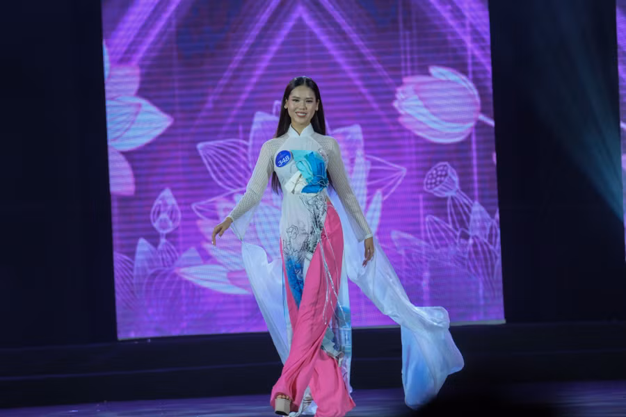 Các phần thi diễn của các thí sinh.