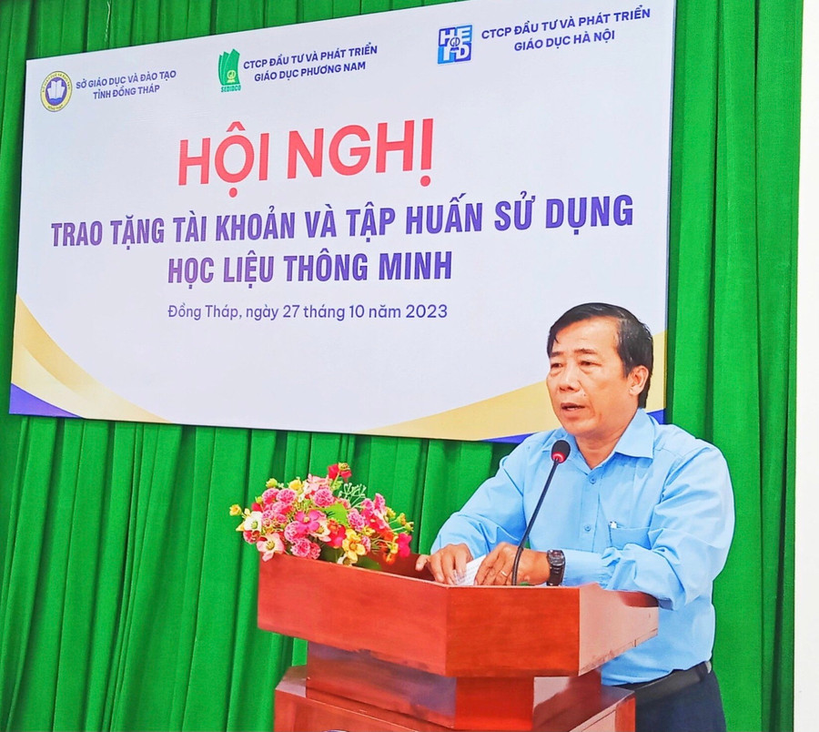 Ông Nguyễn Minh Tâm, Phó Giám đốc Sở GD&ĐT Đồng Tháp phát biểu tại Hội nghị tập huấn.